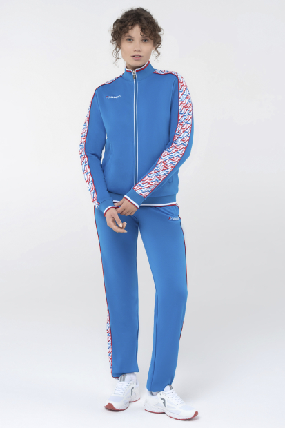 Костюм спортивный парадный женский