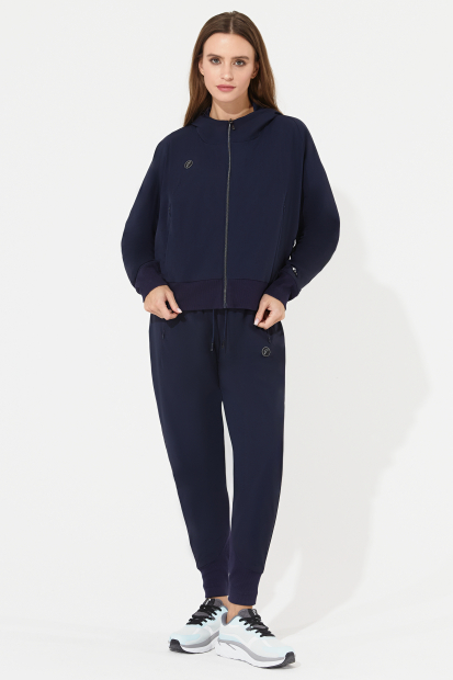 Костюм парадный женский