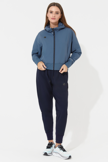 Костюм парадный женский