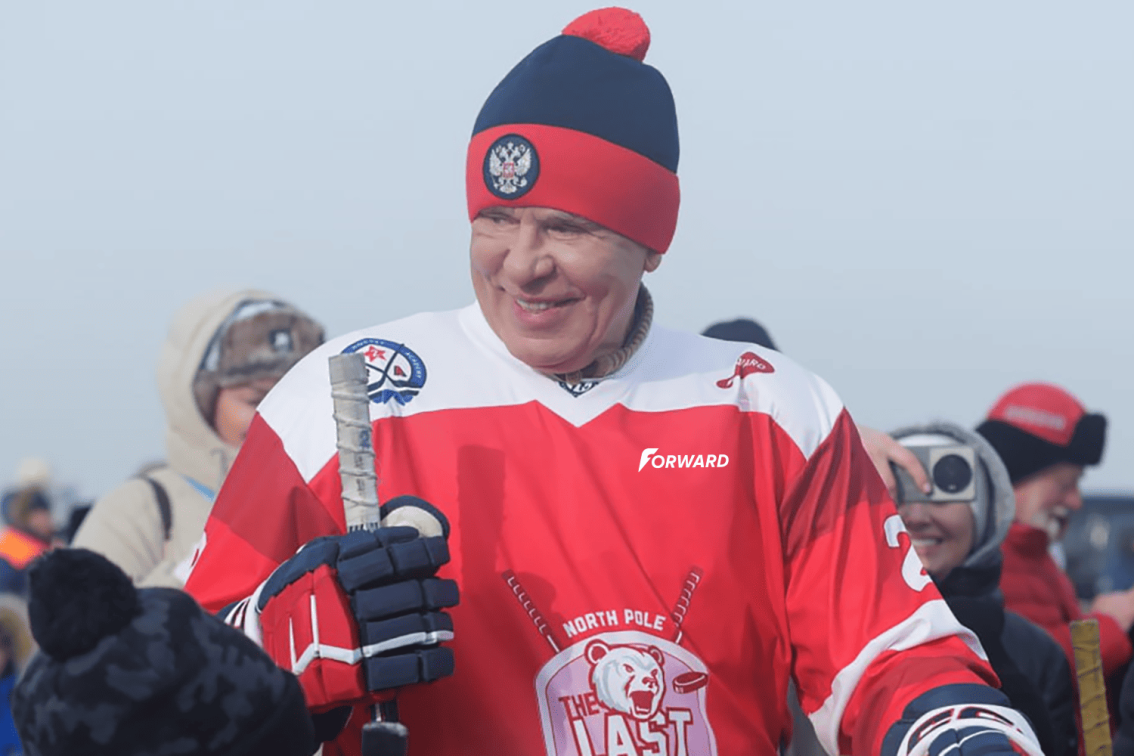 FORWARD экипировал «Легенд хоккея» для матча в Иркутске